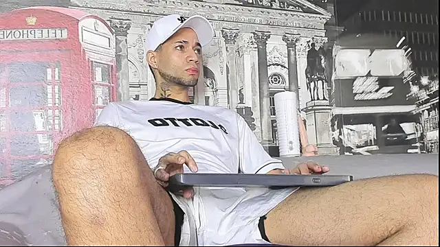 Snapshot of Daniel_huge22 chatting on 04/09/26, 01:06 Daniel huge22 online show from 04/09/26, 01:06