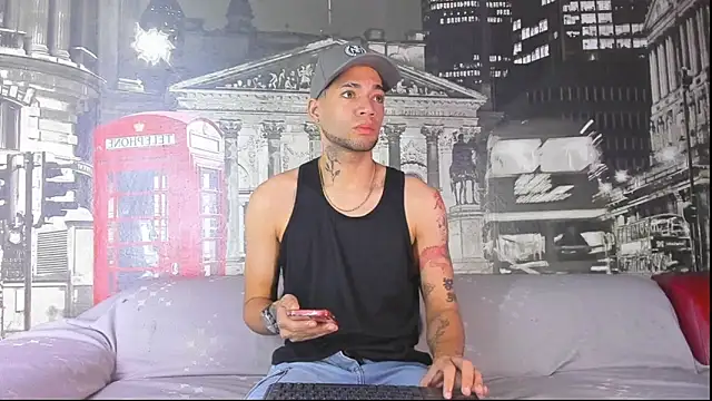 Snapshot of Daniel_huge22 chatting on 04/07/26, 01:35 Daniel huge22 online show from 04/07/26, 01:35