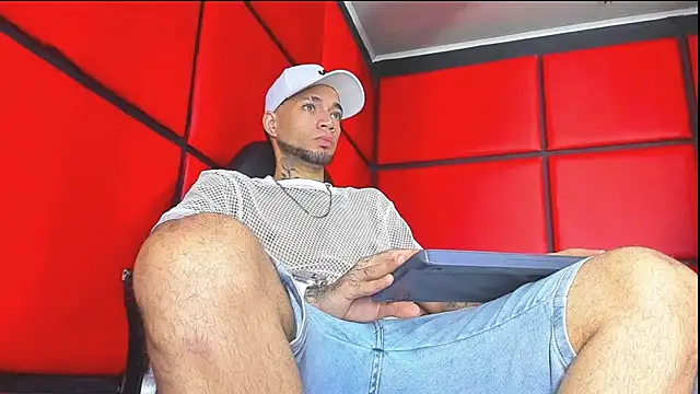 Daniel huge22 online show from 05/01/26, 02:22