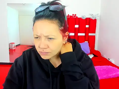 scarlett red 1 online show from 05/26/26, 04:38
