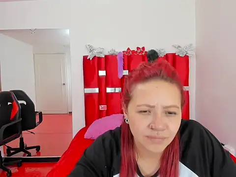 scarlett red 1 online show from 05/05/26, 12:13