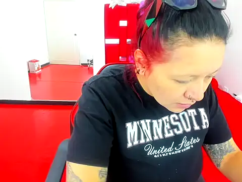 scarlett red 1 online show from 05/25/26, 04:17
