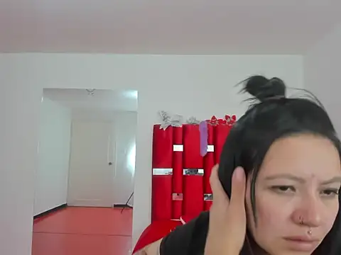 scarlett red 1 online show from 05/18/26, 04:34
