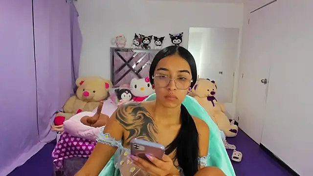 Snapshot of valery_taylor_1 chatting on 07/14/26, 11:44 valery taylor 1 online show from 07/14/26, 11:44