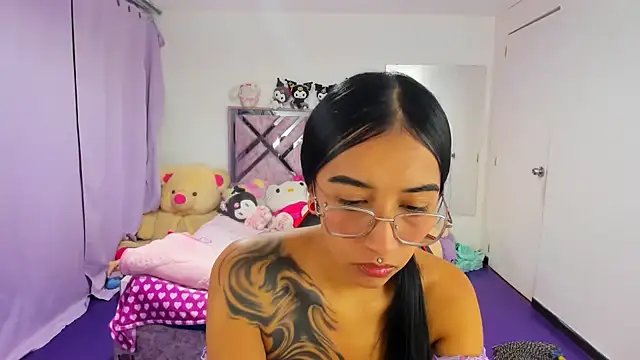 Snapshot of valery_taylor_1 chatting on 07/15/26, 11:12 valery taylor 1 online show from 07/15/26, 11:12