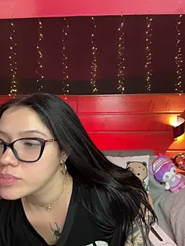 Snapshot of aria_bloomer chatting on 04/11/26, 07:17 aria bloomer online show from 04/11/26, 07:17