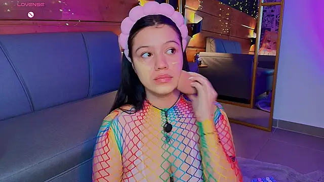 Snapshot of aria_bloomer chatting on 04/08/26, 08:10 aria bloomer online show from 04/08/26, 08:10