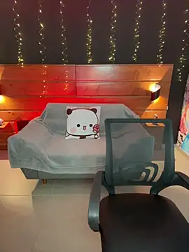 Snapshot of aria_bloomer chatting on 04/10/26, 07:43 aria bloomer online show from 04/10/26, 07:43