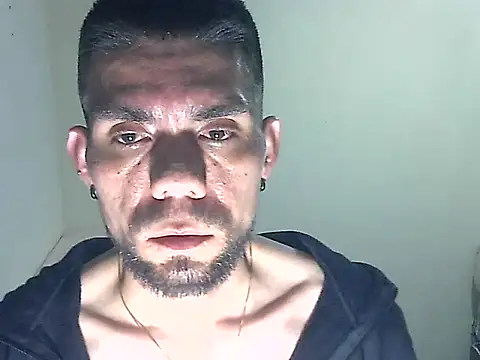 Snapshot of thomas2wood chatting on 05/25/26, 11:58 thomas2wood online show from 05/25/26, 11:58