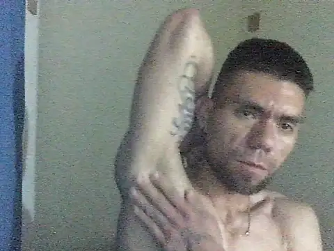 Snapshot of thomas2wood chatting on 05/21/26, 11:35 thomas2wood online show from 05/21/26, 11:35