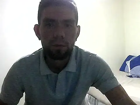 Snapshot of thomas2wood chatting on 06/04/26, 10:47 thomas2wood online show from 06/04/26, 10:47