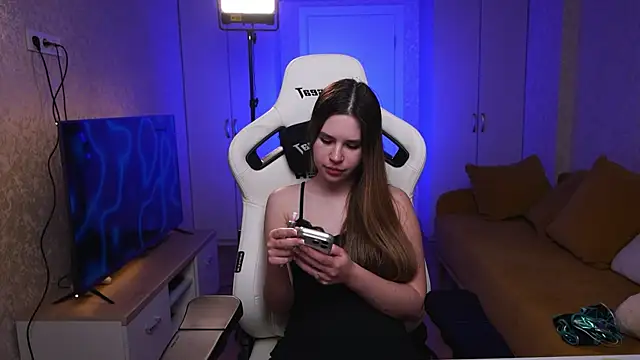 Snapshot of Justana chatting on 04/07/26, 02:13 Justana online show from 04/07/26, 02:13