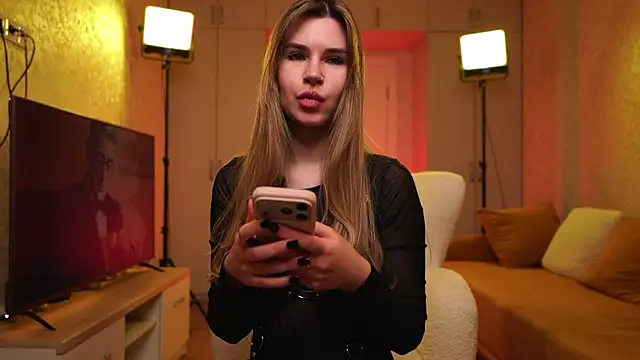 Justana online show from 05/12/26, 05:52