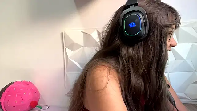 IsisValentine online show from 04/22/26, 05:09