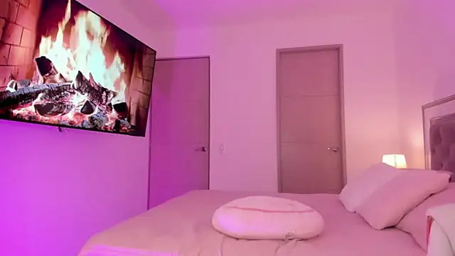 Snapshot of im_amberr chatting on 04/11/26, 12:07 im amberr online show from 04/11/26, 12:07