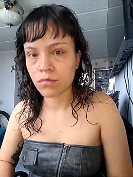 Snapshot of seijaku_ chatting on 04/16/26, 04:19 seijaku online show from 04/16/26, 04:19