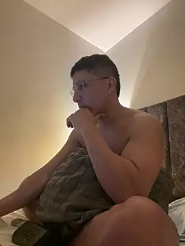 Snapshot of francopizano chatting on 04/13/26, 11:03 francopizano online show from 04/13/26, 11:03