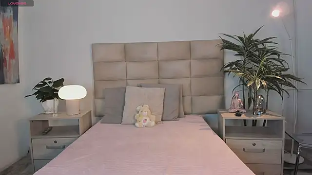 BrendaBloom  online show from 04/13/26, 04:05