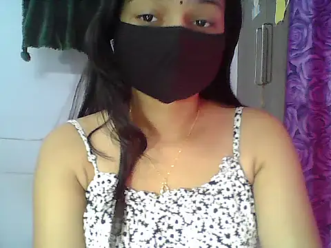Snapshot of Saxy_Mony002 chatting on 05/14/26, 03:14 Saxy Mony002 online show from 05/14/26, 03:14