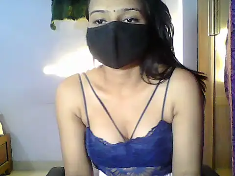 Snapshot of Saxy_Mony002 chatting on 05/05/26, 01:14 Saxy Mony002 online show from 05/05/26, 01:14