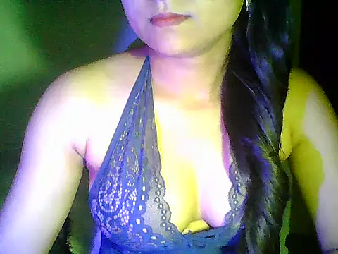 Snapshot of Saxy_Mony002 chatting on 05/31/26, 12:22 Saxy Mony002 online show from 05/31/26, 12:22