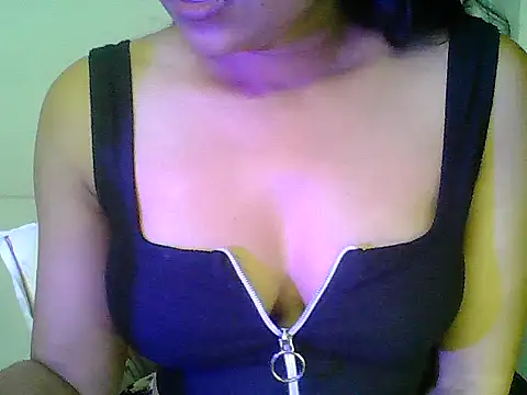 Snapshot of Saxy_Mony002 chatting on 06/10/26, 07:15 Saxy Mony002 online show from 06/10/26, 07:15