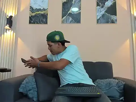 davisito 26 online show from 04/14/26, 03:44