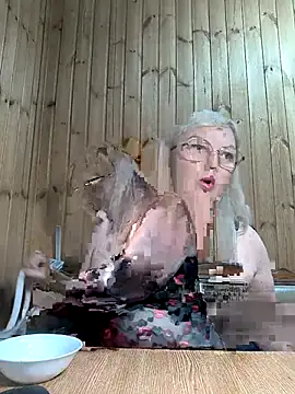 White-Chocolatte online show from 04/29/26, 03:38