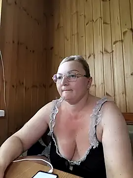 White-Chocolatte online show from 05/07/26, 01:03