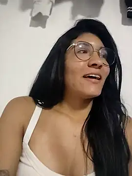 Ninaa velvett online show from 04/16/26, 10:23