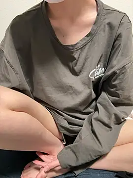 Snapshot of MOMO_ch_oo chatting on 04/14/26, 11:15 MOMO ch oo online show from 04/14/26, 11:15