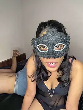 Love Birds00 online show from 05/13/26, 08:54