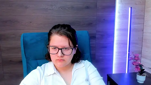 trynotbeingshy online show from 04/15/26, 08:31