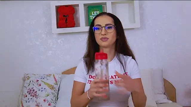 KarolDolly05 online show from 04/20/26, 02:07