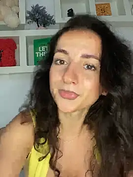 Snapshot of KarolDolly05 chatting on 07/16/26, 12:57 KarolDolly05 online show from 07/16/26, 12:57
