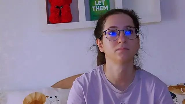 KarolDolly05 online show from 04/17/26, 12:52
