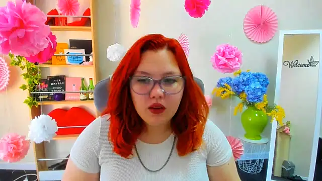 Snapshot of Aillia-Rous chatting on 06/17/26, 06:35 Aillia-Rous online show from 06/17/26, 06:35