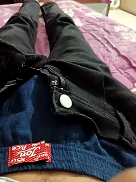 ekwjj online show from 04/14/26, 07:19