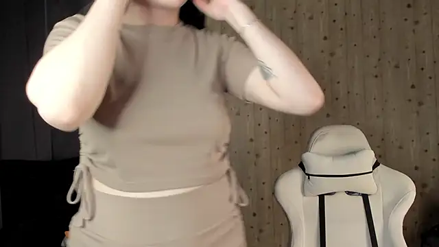 Oliviabagheera online show from 04/15/26, 04:07