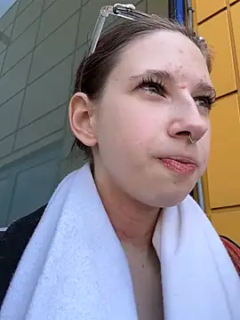 Snapshot of michelle_lovique chatting on 04/12/26, 08:06 michelle lovique online show from 04/12/26, 08:06