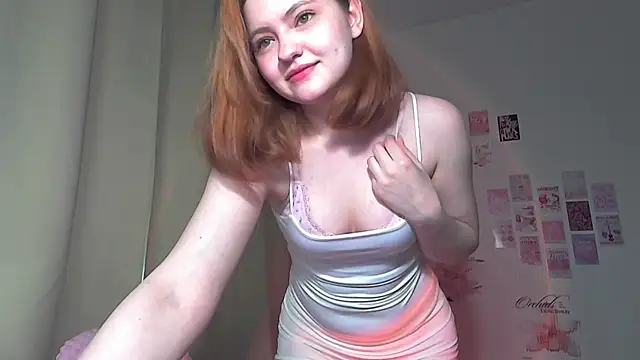 Snapshot of lexie_foxx chatting on 04/14/26, 12:10 lexie foxx online show from 04/14/26, 12:10