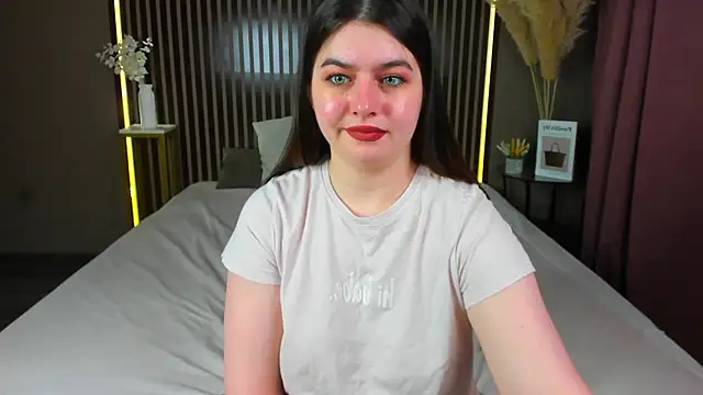 Margaret  Moon online show from 05/15/26, 08:12