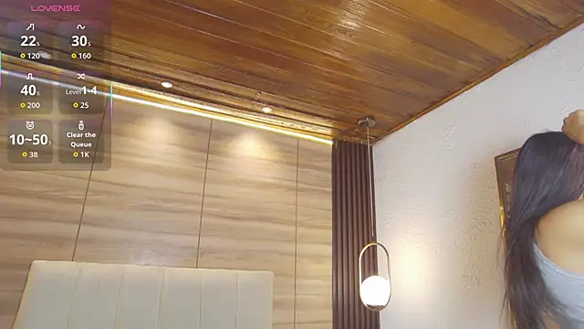 Snapshot of matty_sofia_1 chatting on 04/13/26, 11:03 matty sofia 1 online show from 04/13/26, 11:03