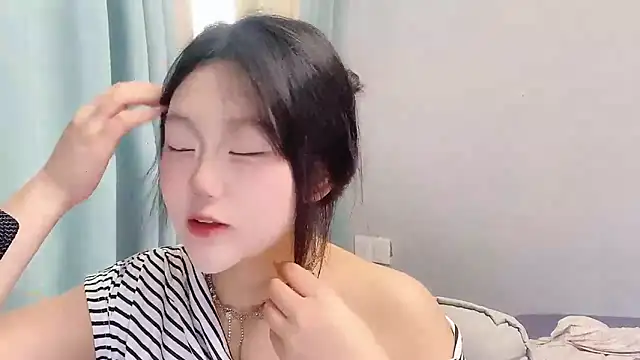 Lilababy00 online show from 04/17/26, 02:03