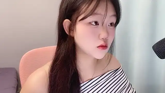 Lilababy00 online show from 04/28/26, 09:24