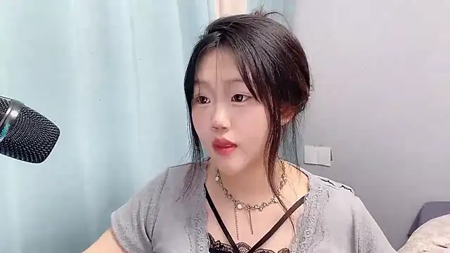 Lilababy00 online show from 04/15/26, 02:21
