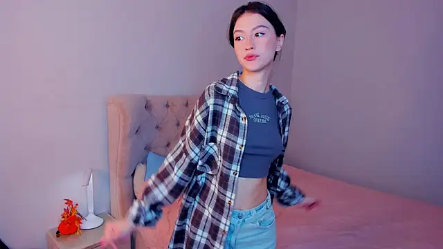 LibbieSchworm online show from 04/13/26, 08:40