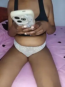 Snapshot of MsCutie chatting on 04/10/26, 09:22 MsCutie online show from 04/10/26, 09:22