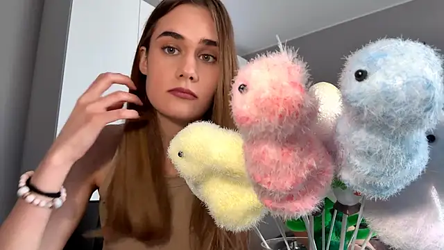 SharellFraleigh online show from 04/15/26, 12:10