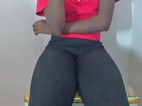 Snapshot of Momoe02 chatting on 04/12/26, 10:40 Momoe02 online show from 04/12/26, 10:40